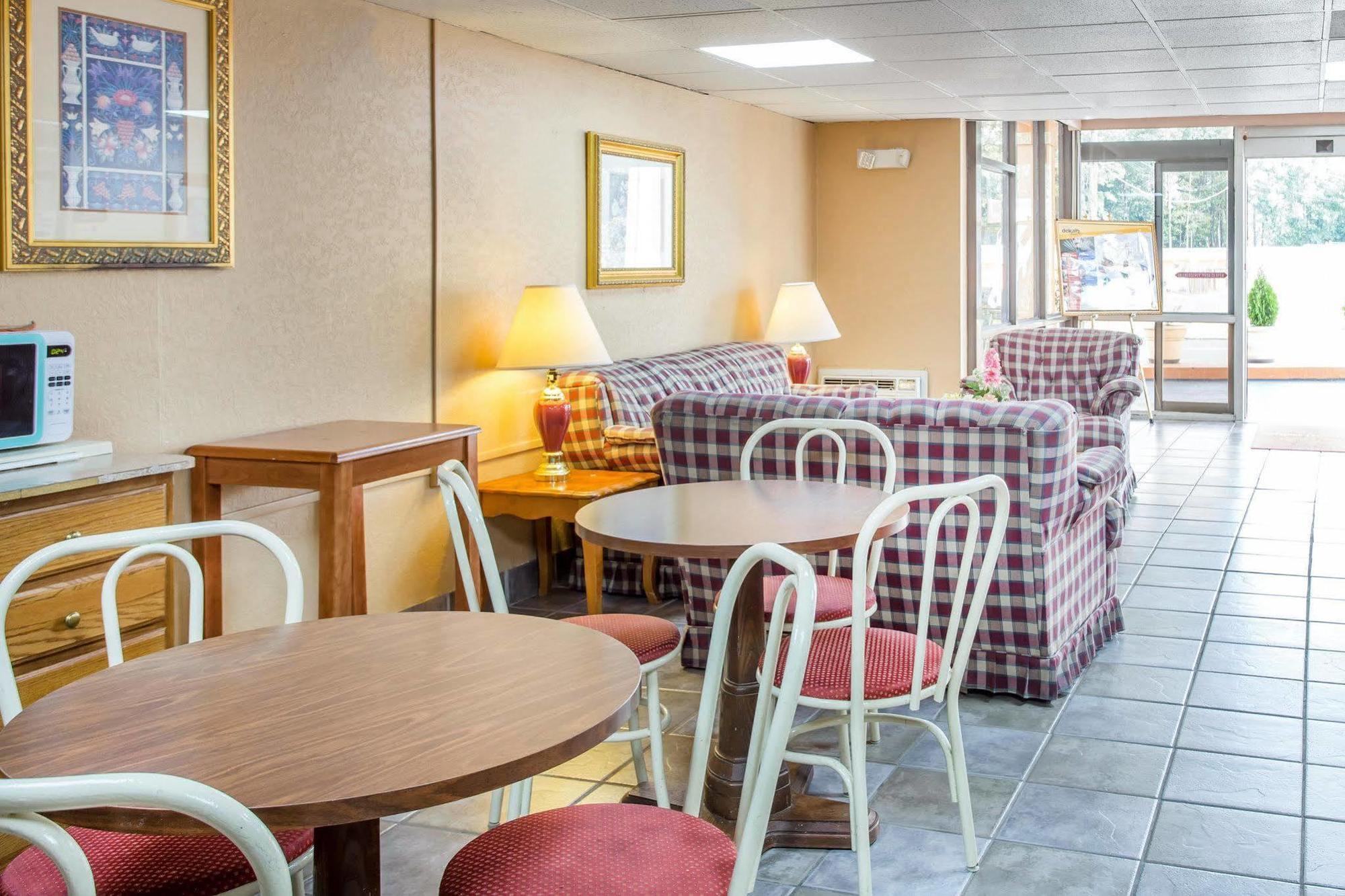Rodeway Inn Stone Mountain Tucker Exteriör bild